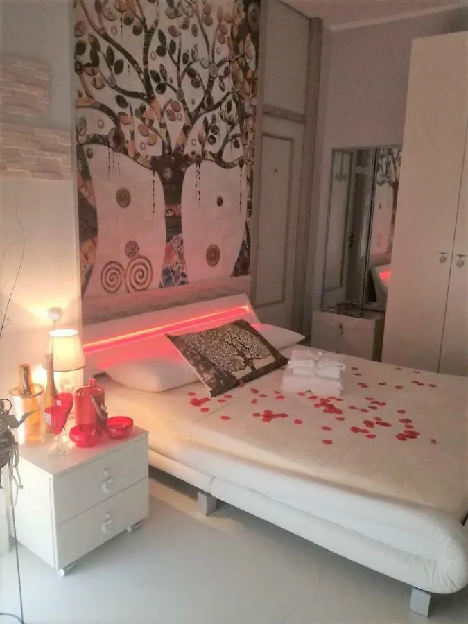 Tree House Apartment Cassano D'adda 0*,  Italy
